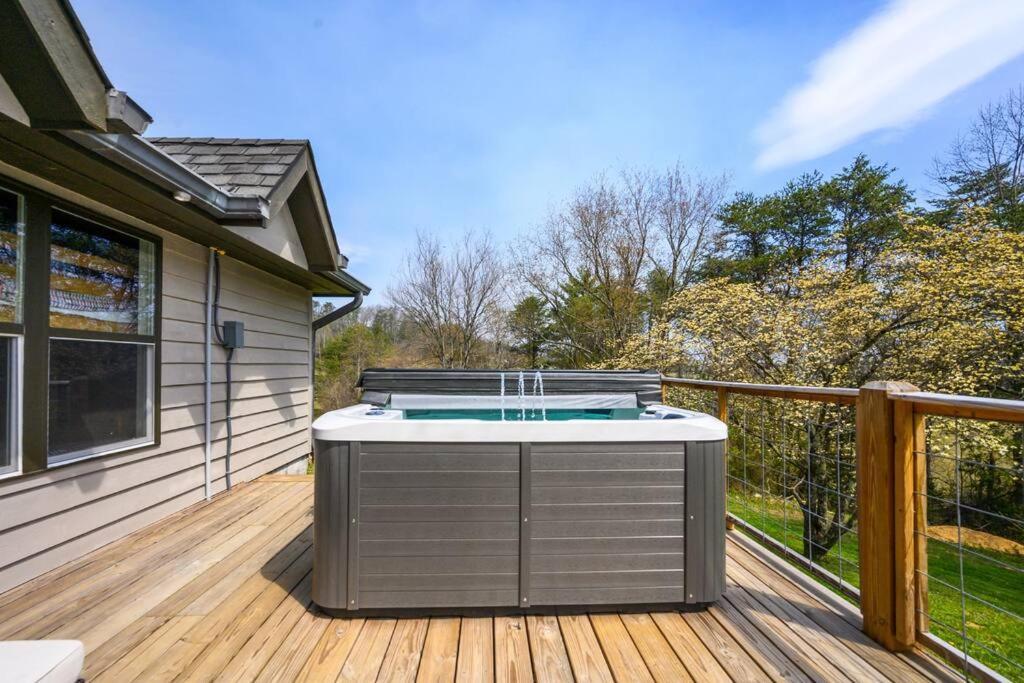 Crestview Estate 5 Acres-Heated Pool-5Min To Strip Villa Pigeon Forge Exterior photo
