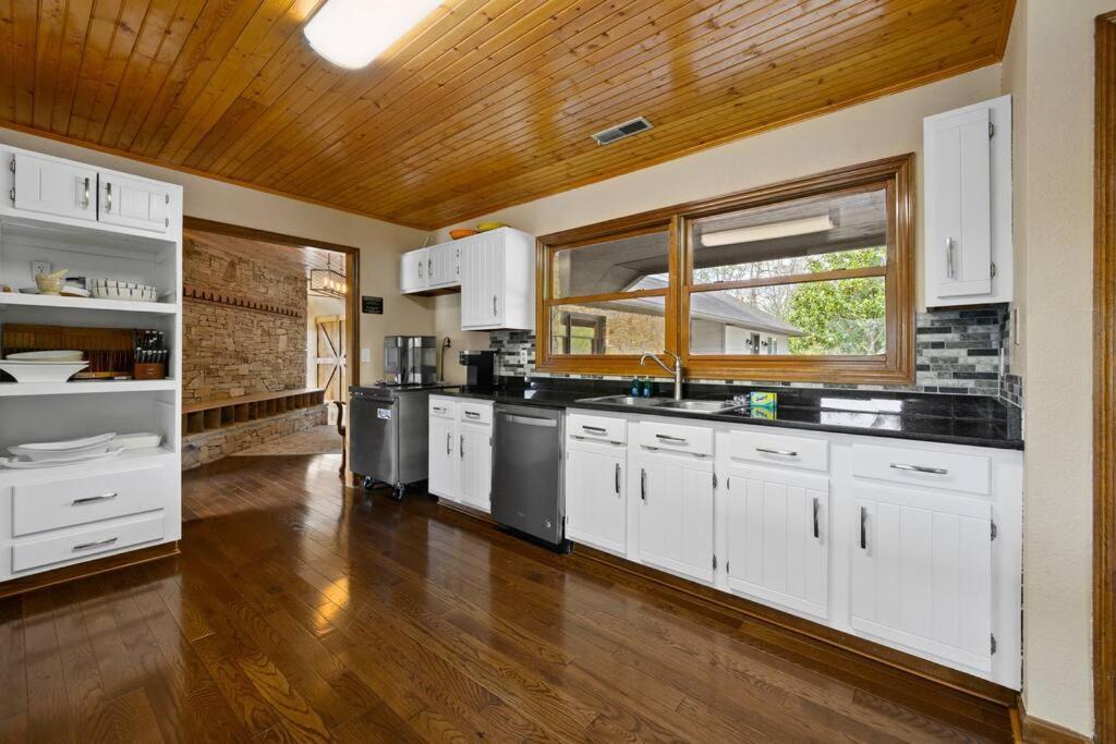 Crestview Estate 5 Acres-Heated Pool-5Min To Strip Villa Pigeon Forge Exterior photo